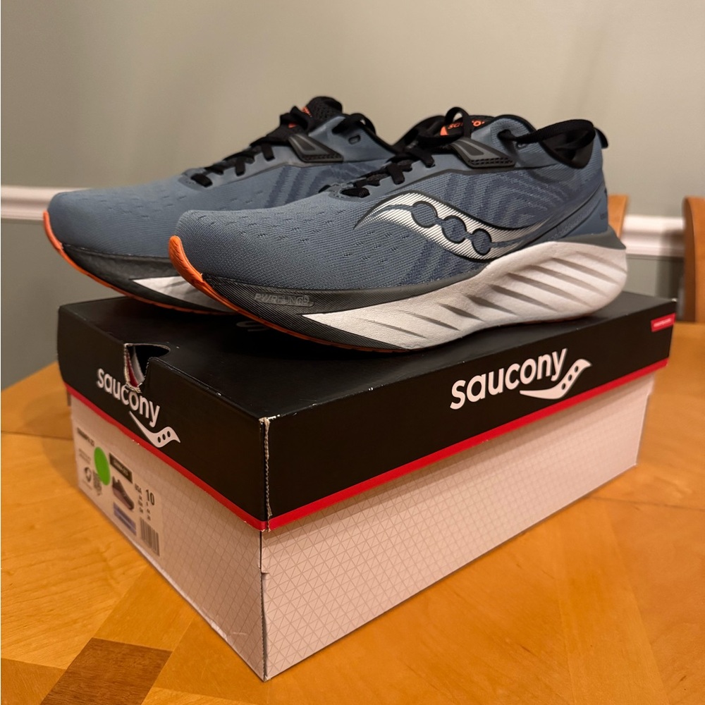 Saucony Triumph 22 Running Shoes